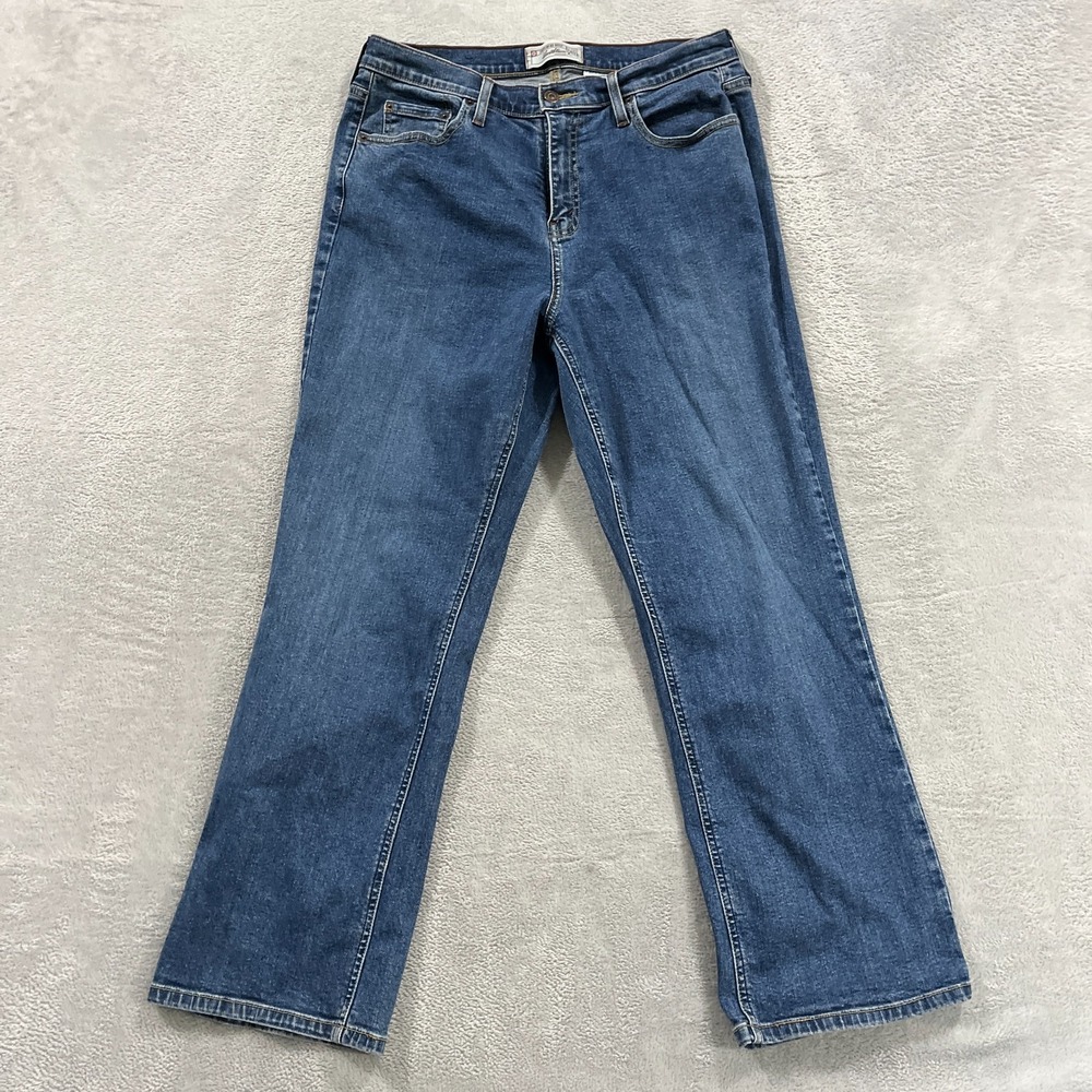 Levis Bootcut Jeans Womens 18 (Fits 31x28) Blue Denim Cotton Stretch Medium Wash